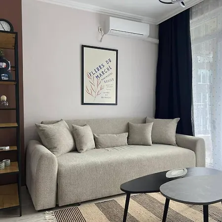 Sunny - 4 Guests, Parking Apartment